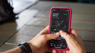 The Future of Personal Finance: Navigating the World of Micro-Investing in 2026
